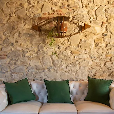 Borgo La Via *